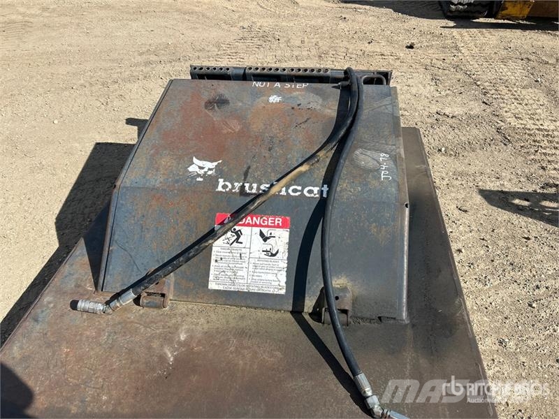 Bobcat SC4072 60 in Skid Steer Brush Cutter Tondeuses tractées