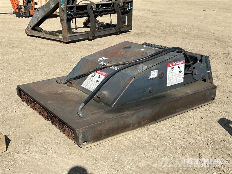 Bobcat SC4072 60 in Skid Steer Brush Cutter Tondeuses tractées