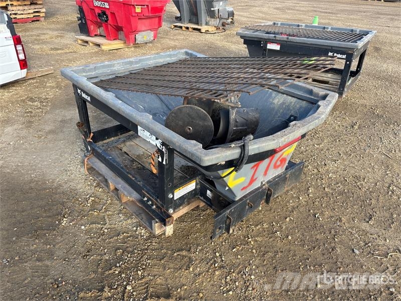 Bobcat SP12 4 ft x 5 ft 4 in Sander معدات البناء - غير ذلك