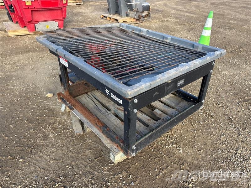 Bobcat SP12 4 ft x 5 ft 4 in Sander - Fits Bobcat 5600 Sonstige Baumaschinen
