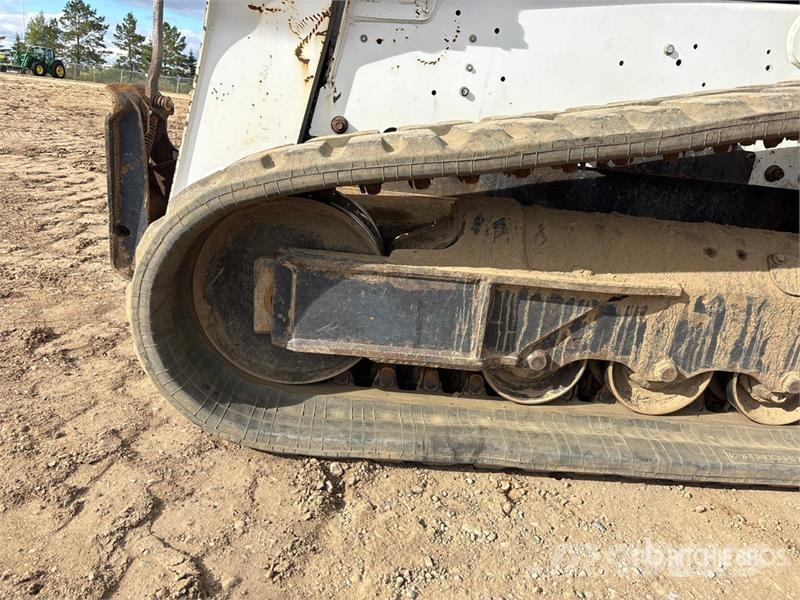 Bobcat T740 لوادر انزلاقية التوجيه