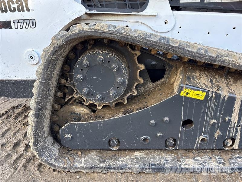 Bobcat T770 لوادر انزلاقية التوجيه