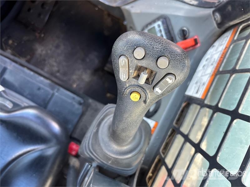 Bobcat T770 لوادر انزلاقية التوجيه