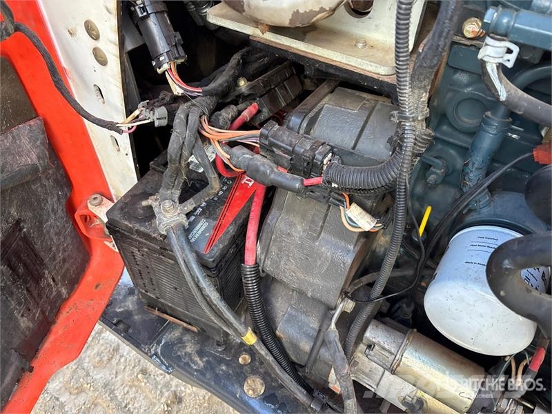Bobcat T770 لوادر انزلاقية التوجيه