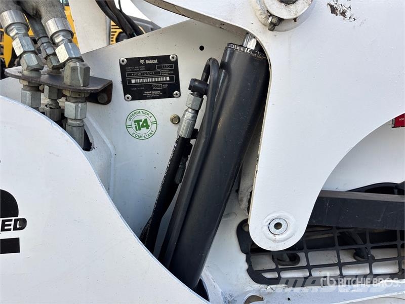 Bobcat T770 لوادر انزلاقية التوجيه