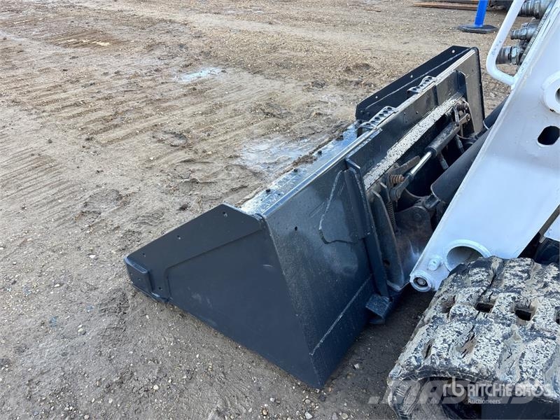 Bobcat T770 لوادر انزلاقية التوجيه