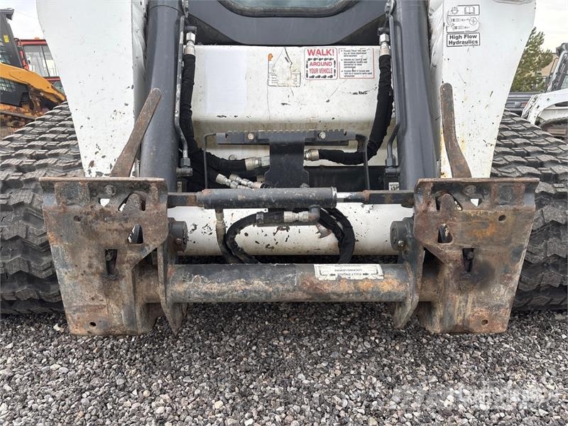 Bobcat T870 スキッドステアローダー