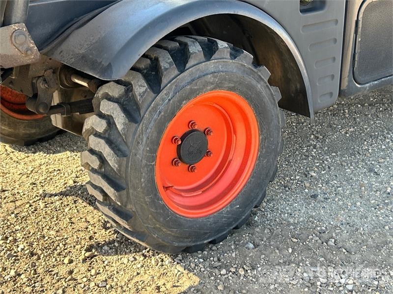 Bobcat Toolcat 5600 4x4 Utility Vehicle ماكينات منفعة عامة