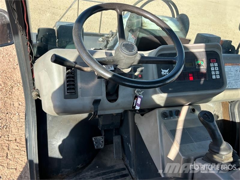 Bobcat Toolcat 5600 4x4 Utility Vehicle ماكينات منفعة عامة