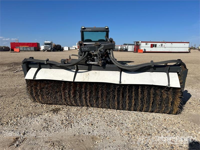 Bobcat Toolcat 5600 4x4 Utility Vehicle ماكينات منفعة عامة