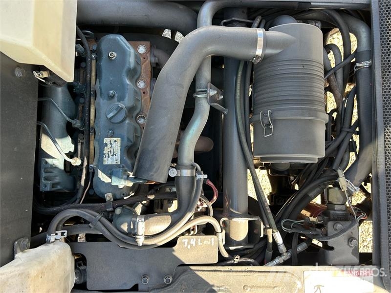 Bobcat Toolcat 5600 4x4 Utility Vehicle ماكينات منفعة عامة