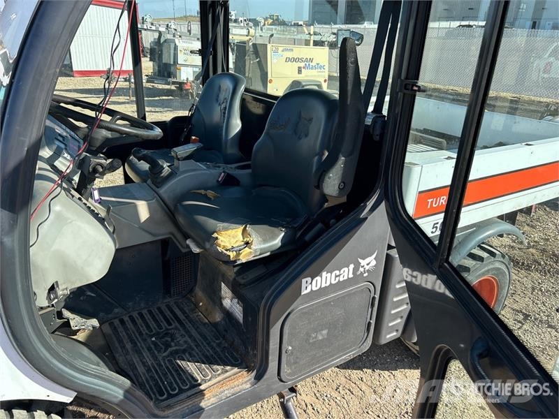 Bobcat Toolcat 5600 4x4 Utility Vehicle ماكينات منفعة عامة