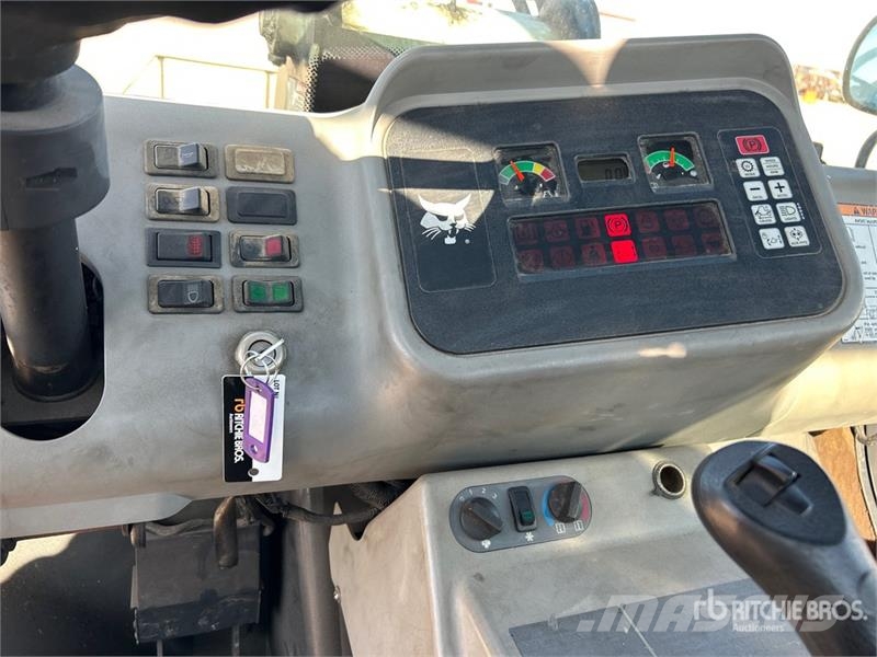 Bobcat Toolcat 5600 4x4 Utility Vehicle ماكينات منفعة عامة