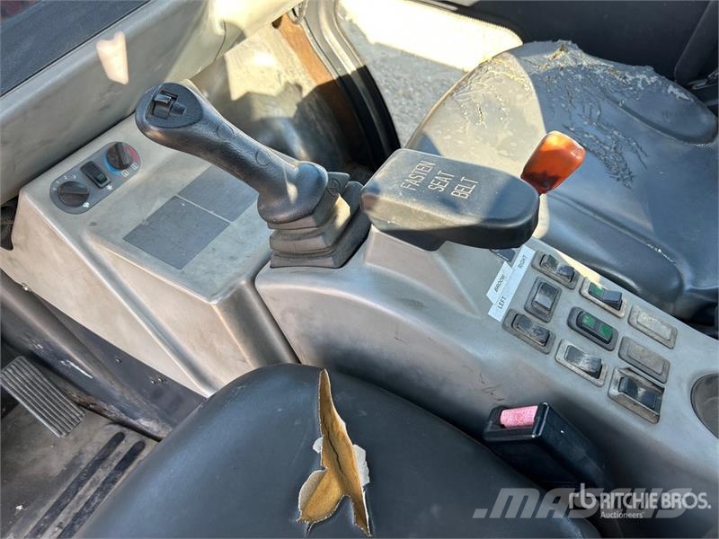 Bobcat Toolcat 5600 4x4 Utility Vehicle ماكينات منفعة عامة