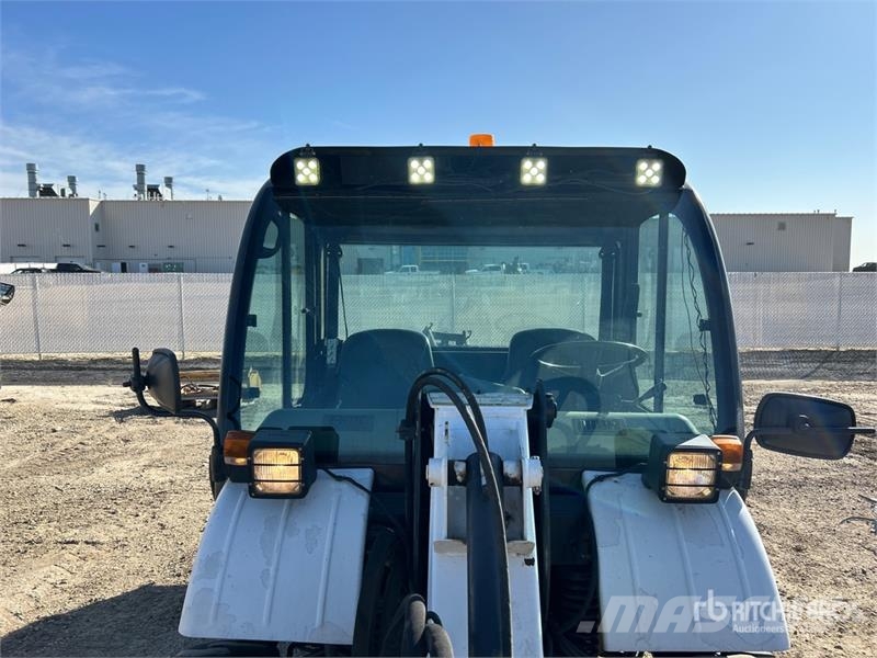 Bobcat Toolcat 5600 4x4 Utility Vehicle ماكينات منفعة عامة