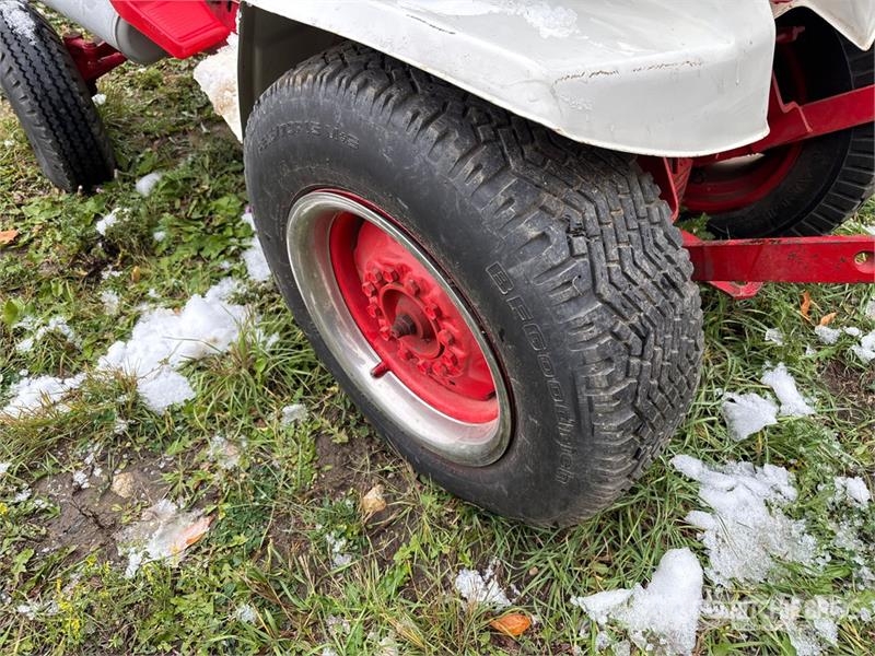 Bolens 2WD Utility Tractor Compact tractors