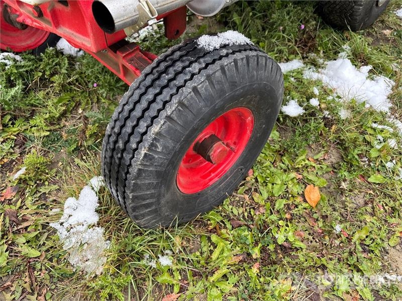 Bolens 2WD Utility Tractor Compact tractors