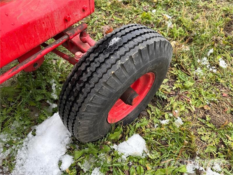 Bolens 2WD Utility Tractor Compact tractors