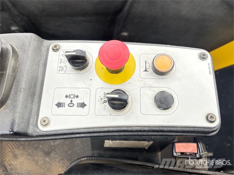 Bomag BW213DH-40 Smooth Drum Compactor Vienvalča grunts veltņi