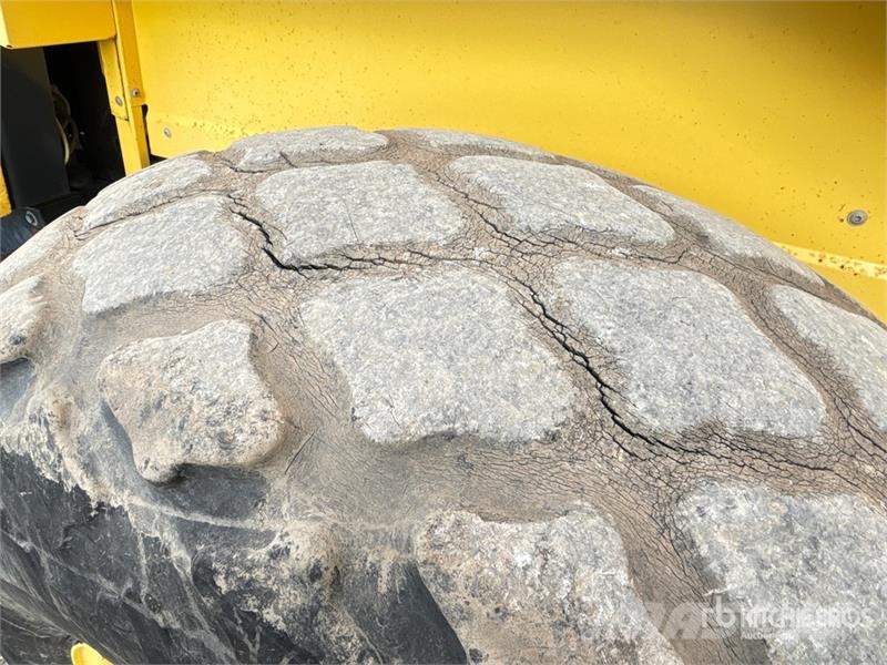 Bomag BW213DH-40 Smooth Drum Compactor Vienvalča grunts veltņi
