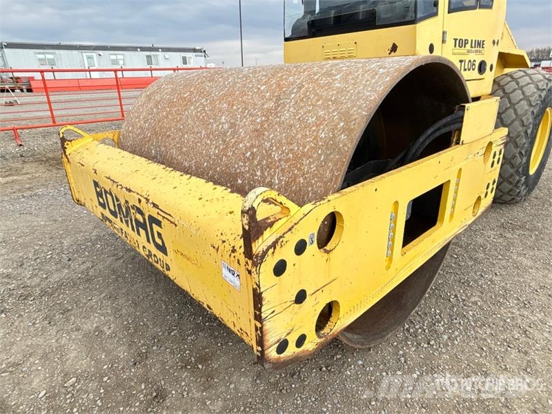 Bomag BW213DH-40 Smooth Drum Compactor Vienvalča grunts veltņi