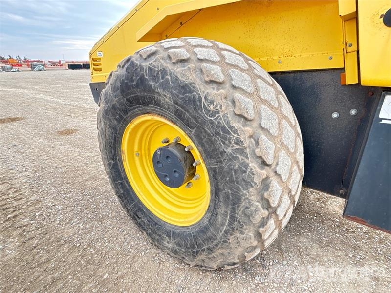 Bomag BW213DH-40 Smooth Drum Compactor Vienvalča grunts veltņi