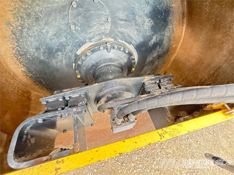 Bomag BW213DH-40 Smooth Drum Compactor Vienvalča grunts veltņi