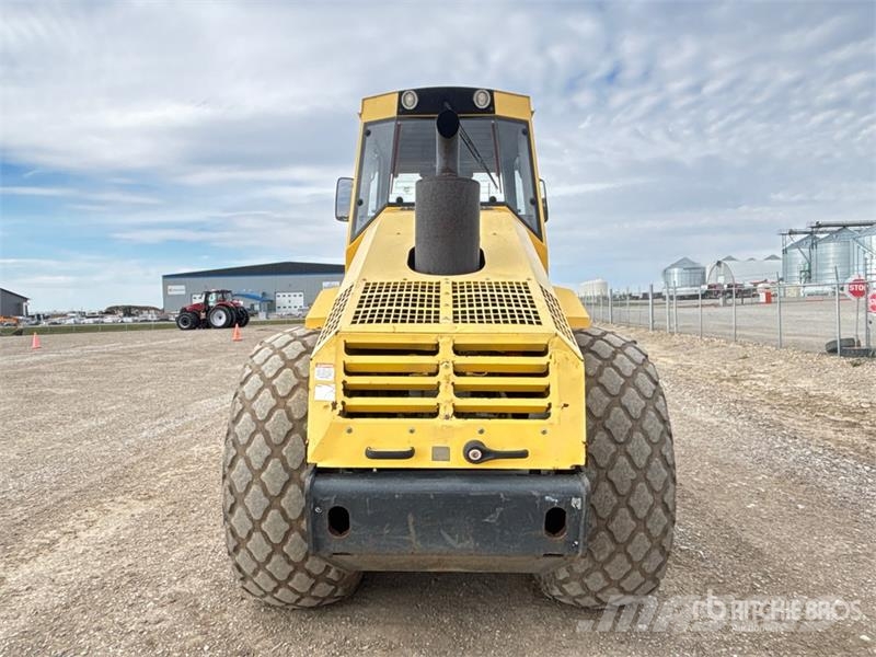 Bomag BW213DH-40 Smooth Drum Compactor Vienvalča grunts veltņi