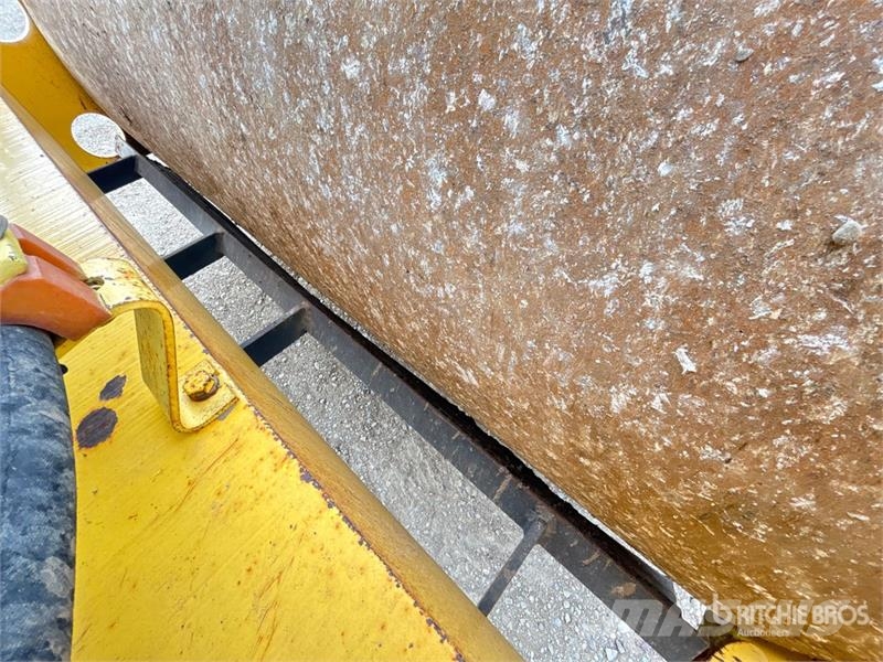 Bomag BW213DH-40 Smooth Drum Compactor Vienvalča grunts veltņi