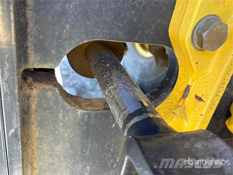Bomag BW213PDH-40 Padfoot Drum Compactor (Inoperable) Vieno būgno volai