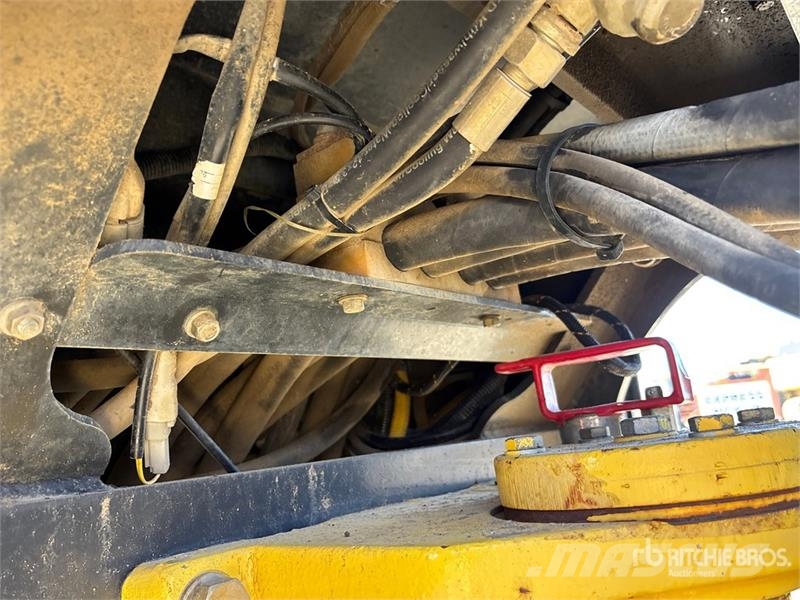 Bomag BW213PDH-40 Padfoot Drum Compactor (Inoperable) Vieno būgno volai