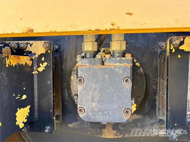 Bomag BW213PDH-40 Padfoot Drum Compactor (Inoperable) Vieno būgno volai