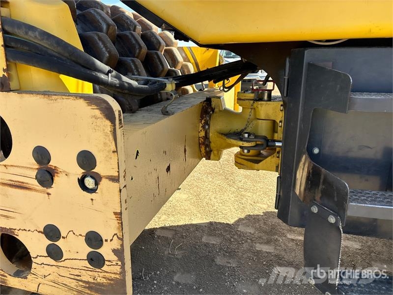Bomag BW213PDH-40 Padfoot Drum Compactor (Inoperable) Vieno būgno volai