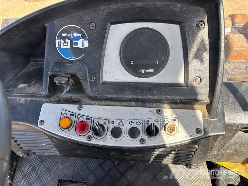 Bomag BW213PDH-40 Padfoot Drum Compactor (Inoperable) Vieno būgno volai