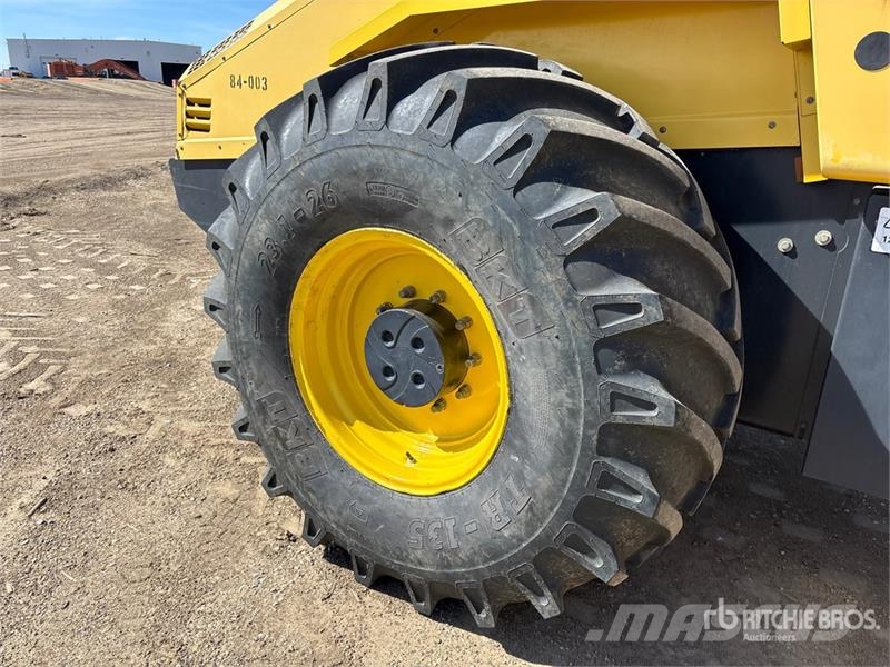 Bomag BW213PDH-40 Padfoot Drum Compactor (Inoperable) Vieno būgno volai