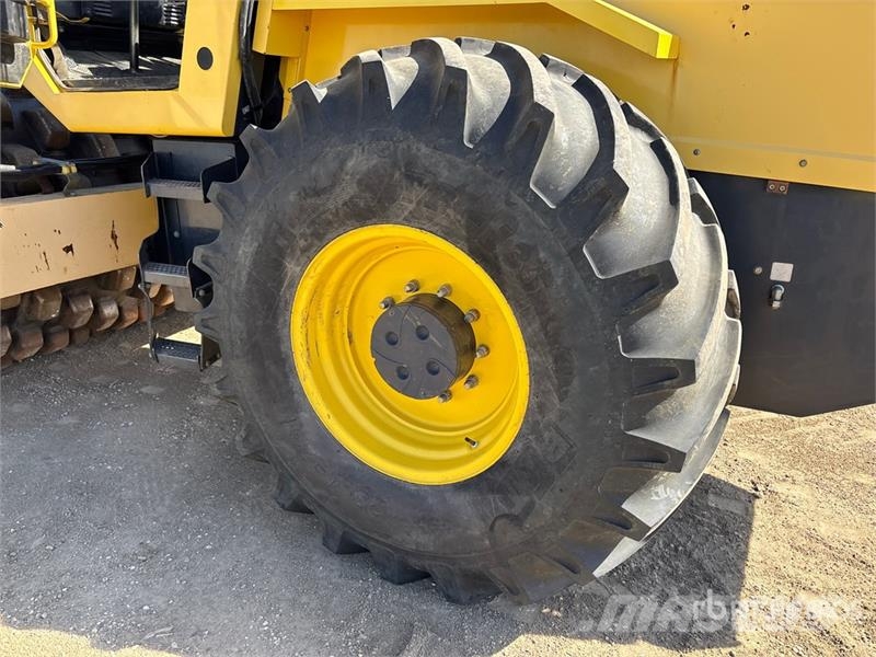 Bomag BW213PDH-40 Padfoot Drum Compactor (Inoperable) Vieno būgno volai