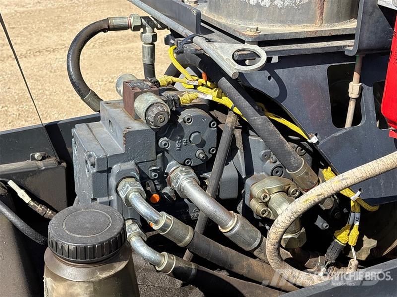 Bomag BW213PDH-40 Padfoot Drum Compactor (Inoperable) Vieno būgno volai