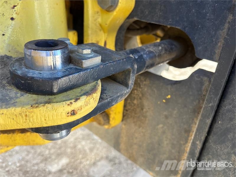 Bomag BW213PDH-40 Padfoot Drum Compactor (Inoperable) Vieno būgno volai