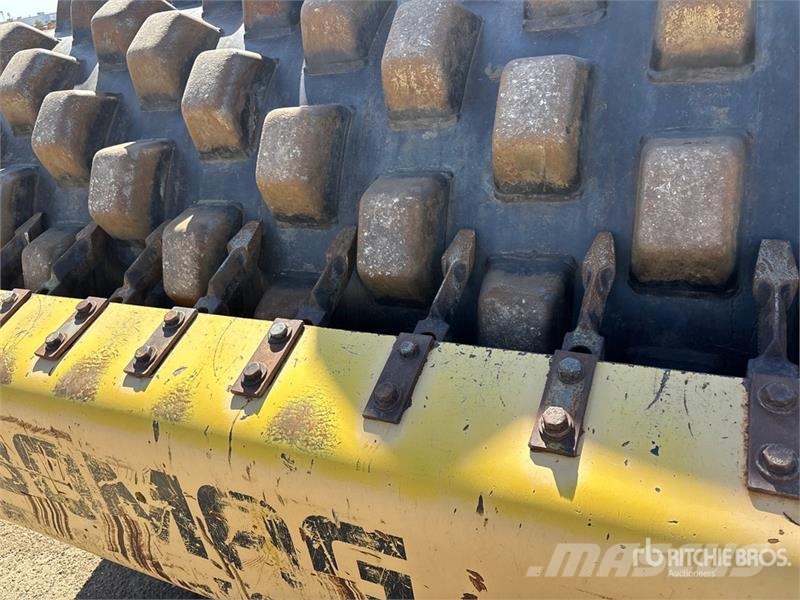 Bomag BW213PDH-40 Padfoot Drum Compactor (Inoperable) Vieno būgno volai