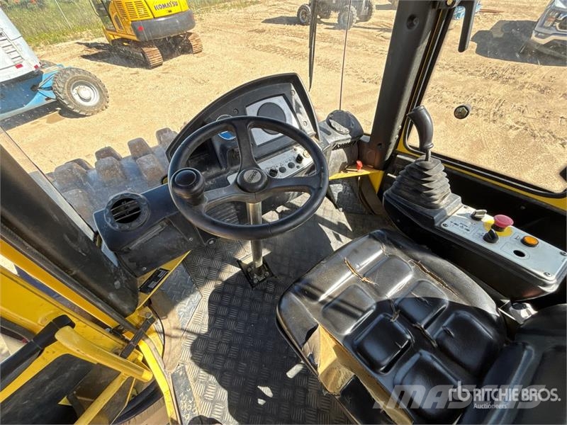 Bomag BW213PDH-40 Padfoot Drum Compactor (Inoperable) Vieno būgno volai