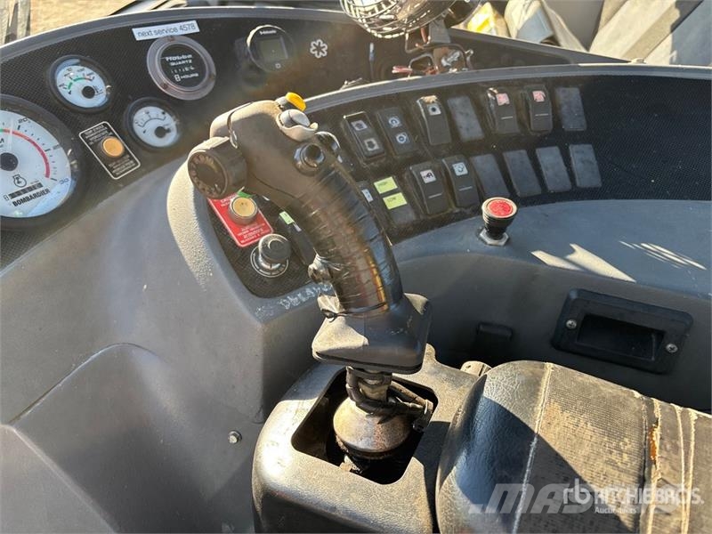Bombardier BR2000 Snowcat Sniega traktori