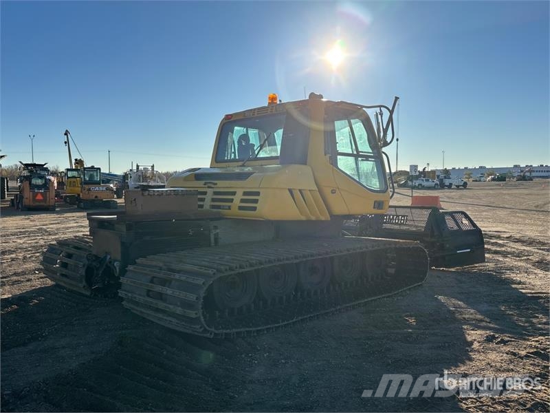 Bombardier BR2000 Snowcat Sniega traktori