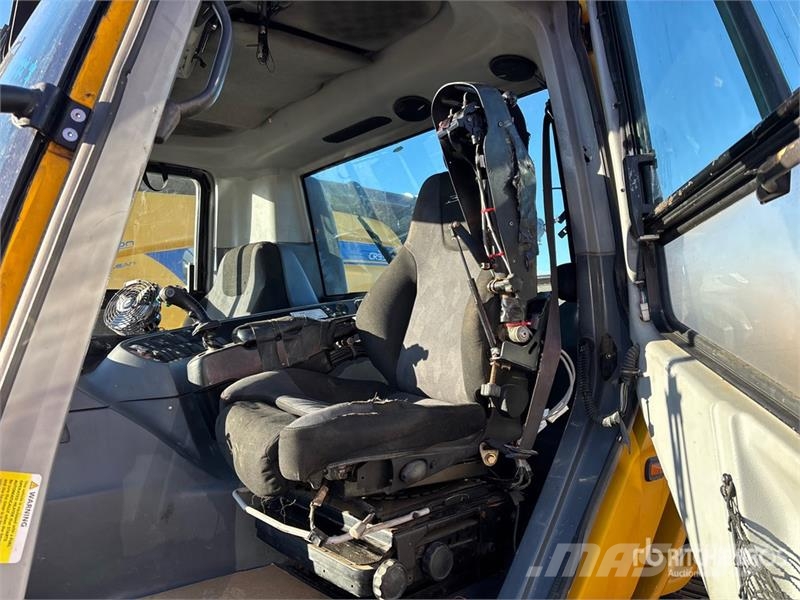 Bombardier BR2000 Snowcat Sniega traktori