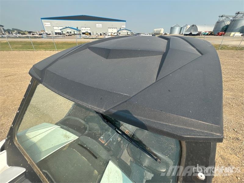 Bombardier Maverick 1000 4x2 Side By Side Avtomobili