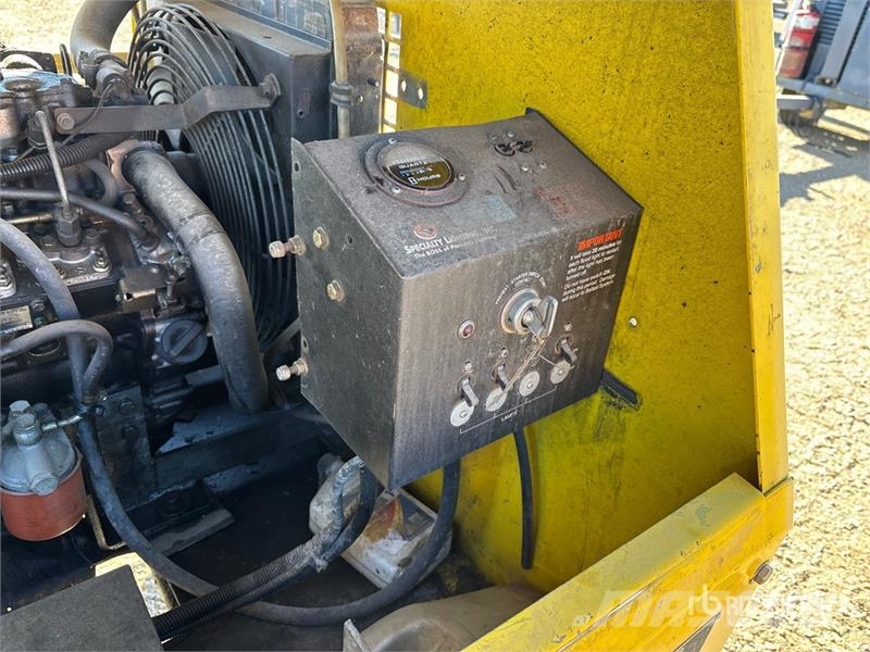 Boss BPI64MH 8.5 kW Light Tower Освітлювальні вежі
