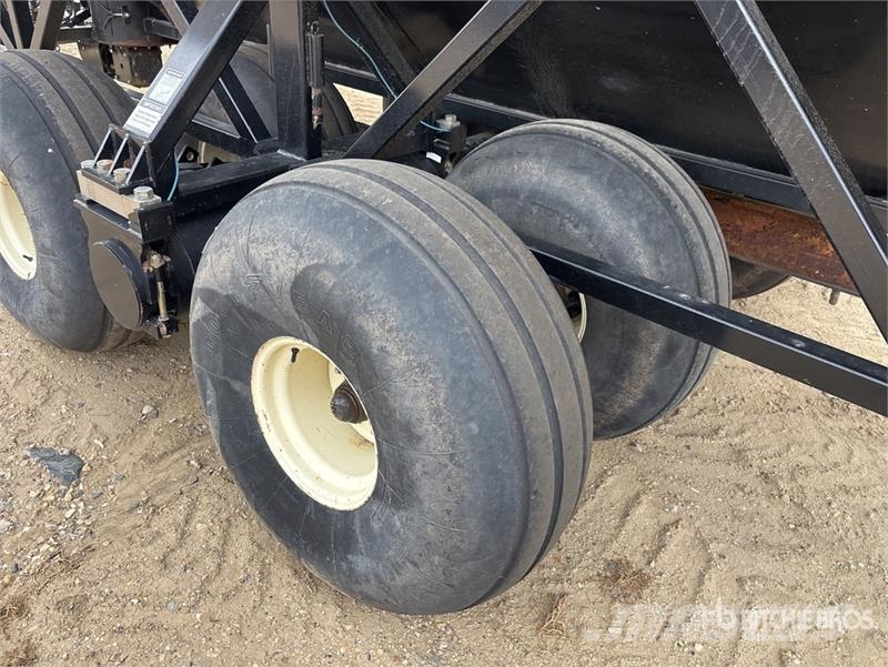 Bourgault 1100 1100 bu T/A Grain Cart Carrinhos de grão