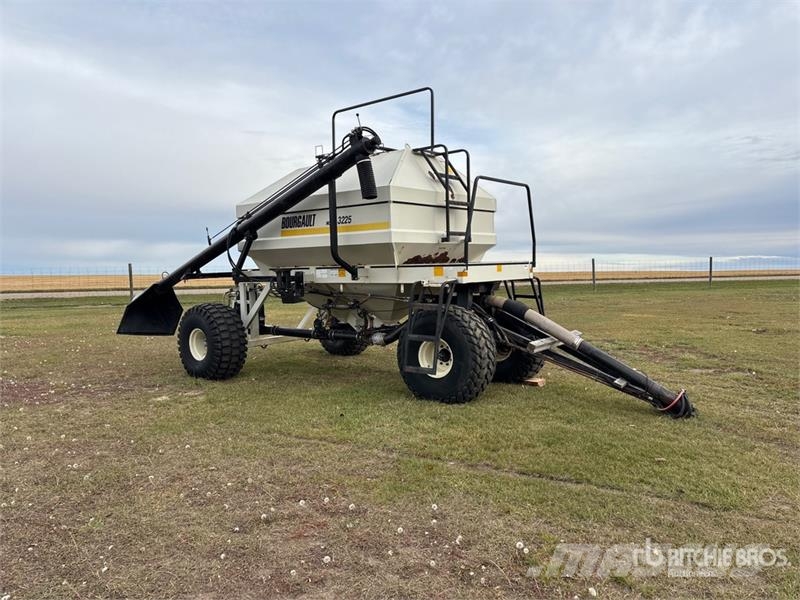 Bourgault 3225 225 bu Tow-Behind Air Cart Sejačice