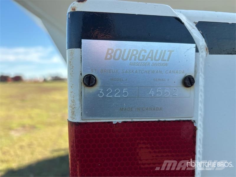 Bourgault 3225 225 bu Tow-Behind Air Cart Sejačice