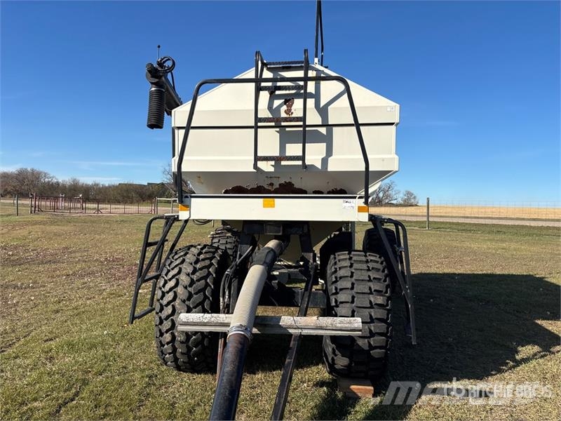 Bourgault 3225 225 bu Tow-Behind Air Cart Sejačice