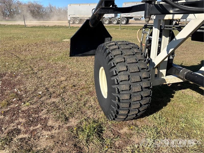 Bourgault 3225 225 bu Tow-Behind Air Cart Sejačice